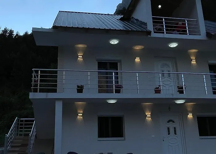 Ardiani 3* 발보너